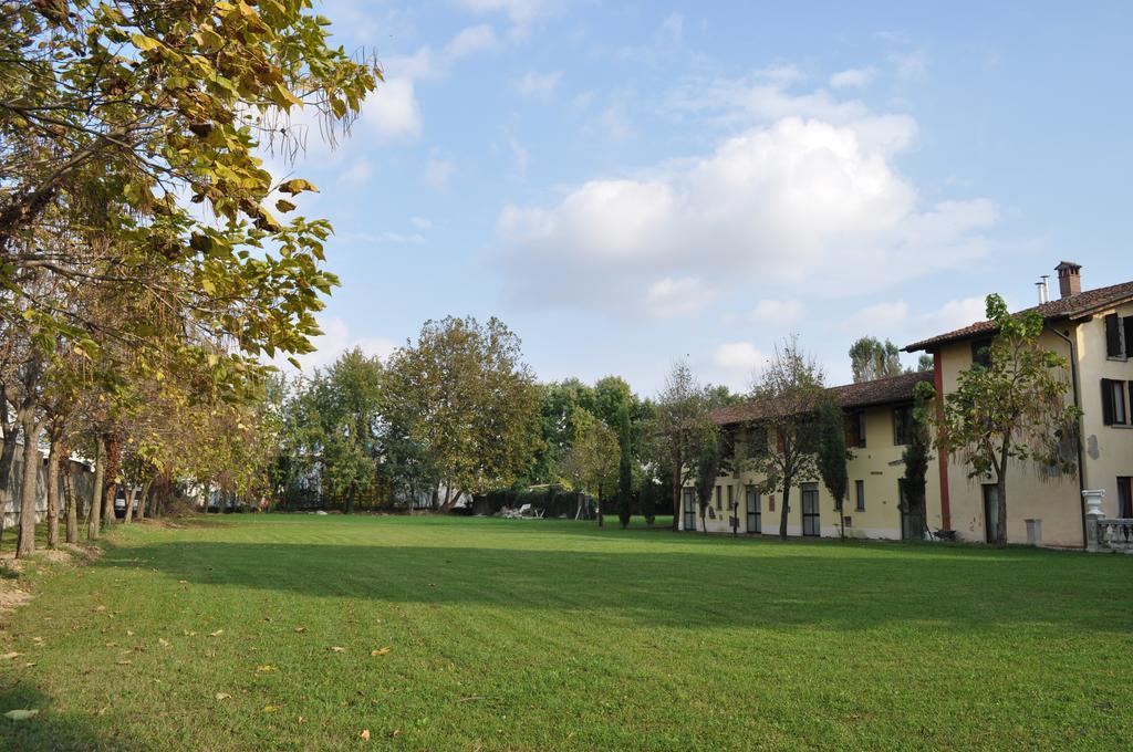 Le Residenze Del Tenore Романо-ди-Ломбардия Экстерьер фото